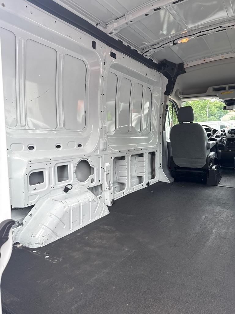 Ford Transit Cargo Van T-250 130" Med Rf 9000 GVWR Sliding RH Dr 2016