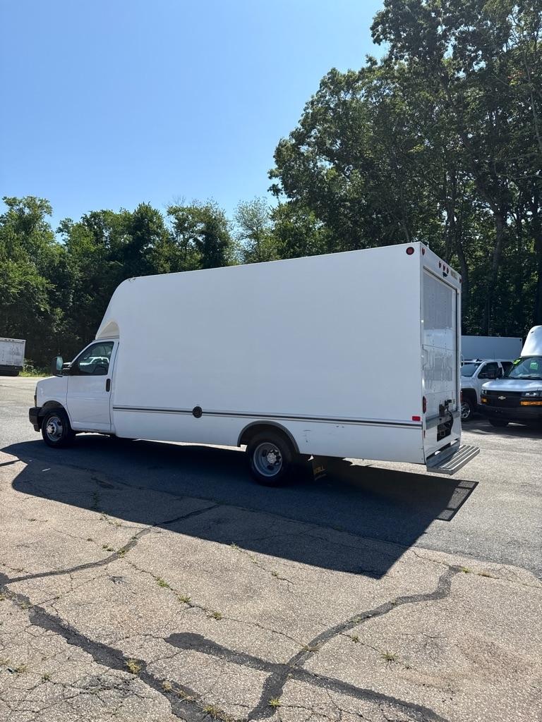 Chevrolet Express Commercial Cutaway 3500 Van 177" 2022