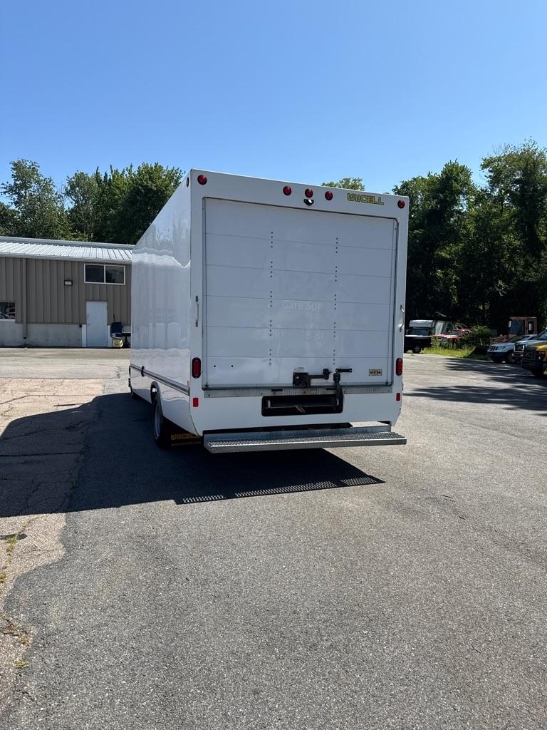 Chevrolet Express Commercial Cutaway 3500 Van 177" 2022