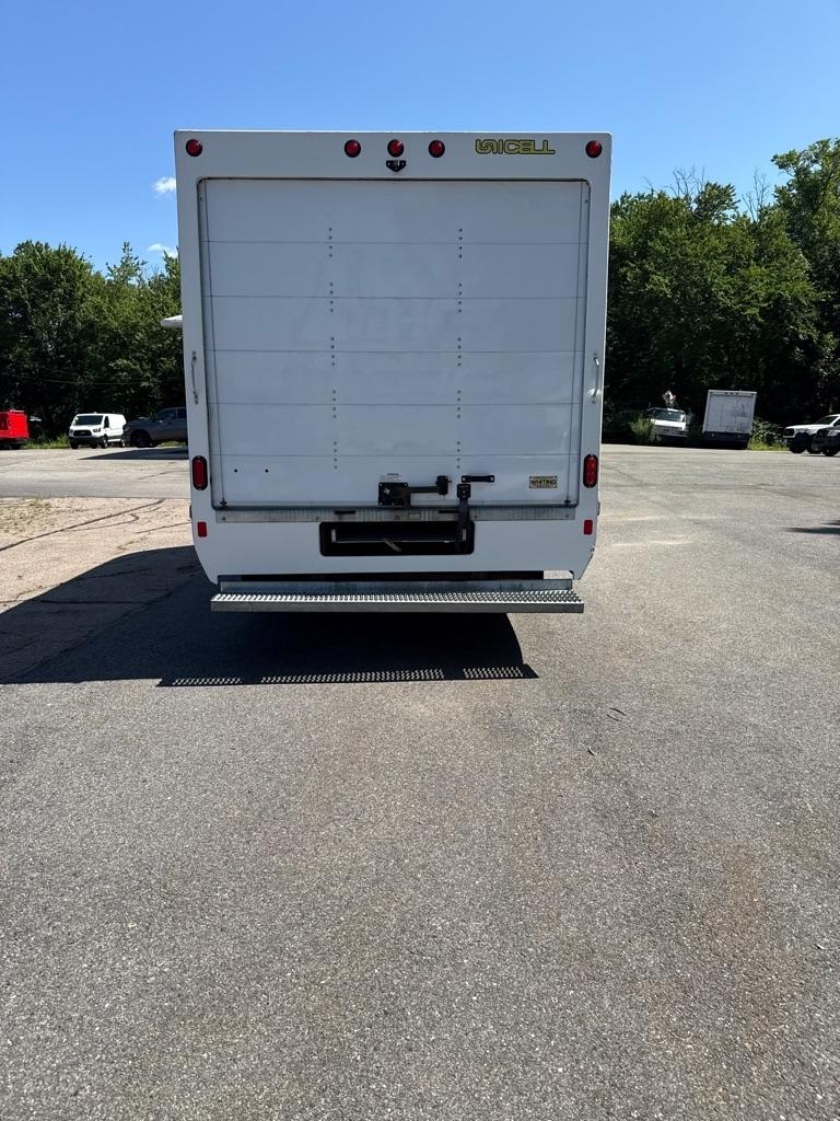 Chevrolet Express Commercial Cutaway 3500 Van 177" 2022
