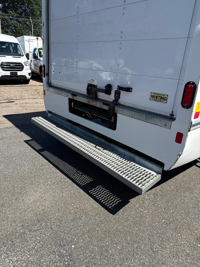 Chevrolet Express Commercial Cutaway 3500 Van 177" 2022
