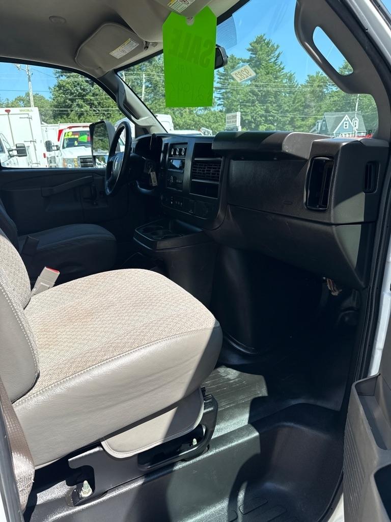 Chevrolet Express Commercial Cutaway 3500 Van 177" 2022