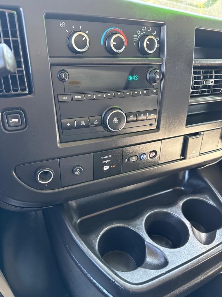 Chevrolet Express Commercial Cutaway 3500 Van 177" 2022
