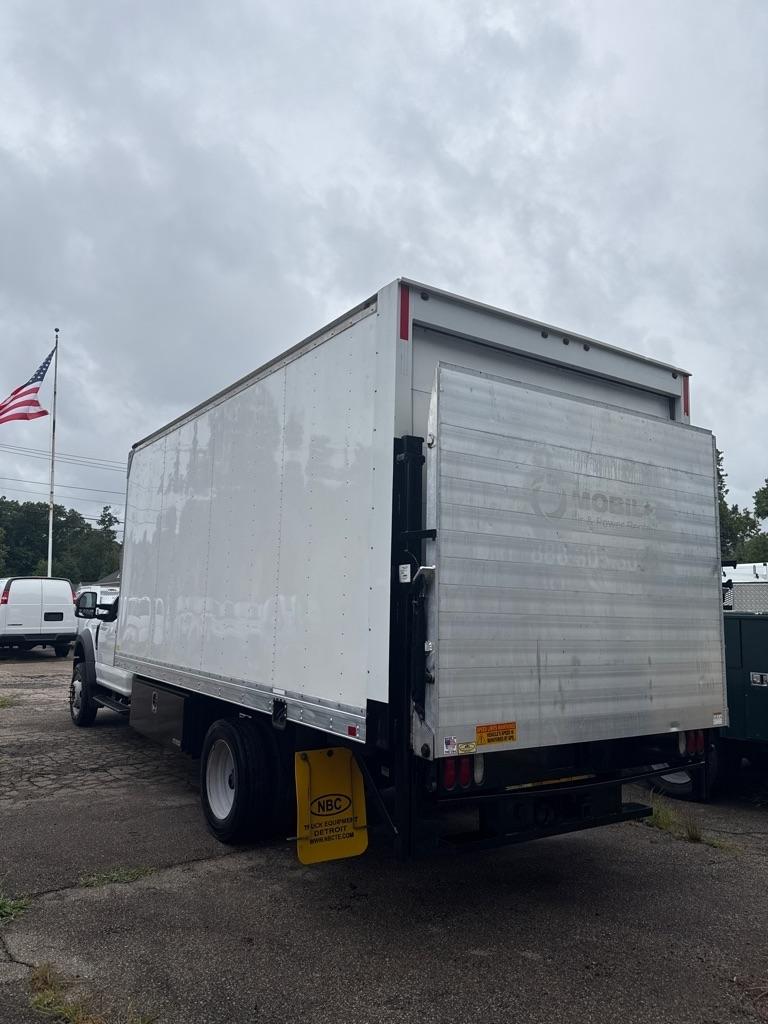 Ford Super Duty F-550 DRW XLT 2WD Reg Cab 145" WB 60" CA 2020