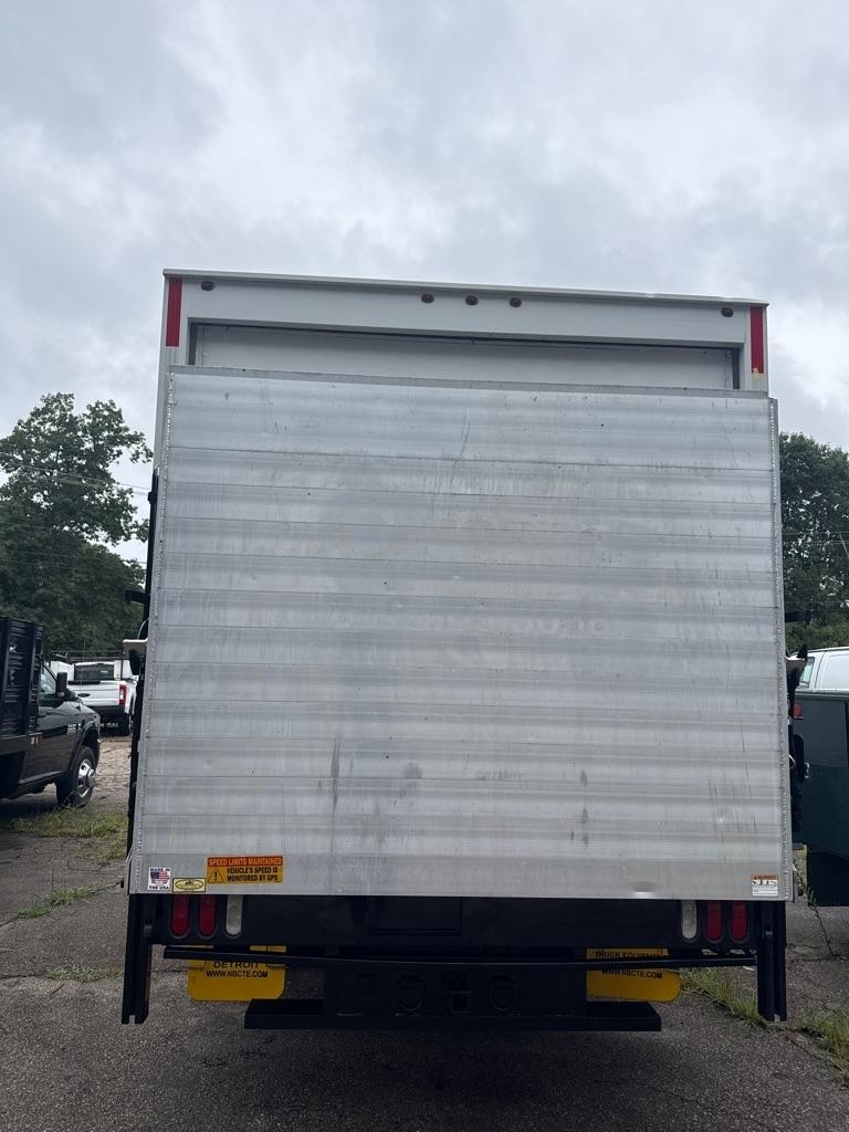 Ford Super Duty F-550 DRW XLT 2WD Reg Cab 145" WB 60" CA 2020