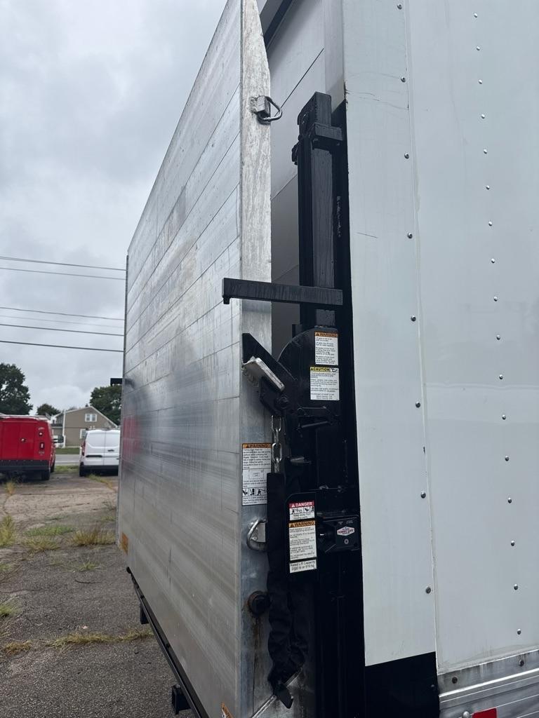 Ford Super Duty F-550 DRW XLT 2WD Reg Cab 145" WB 60" CA 2020