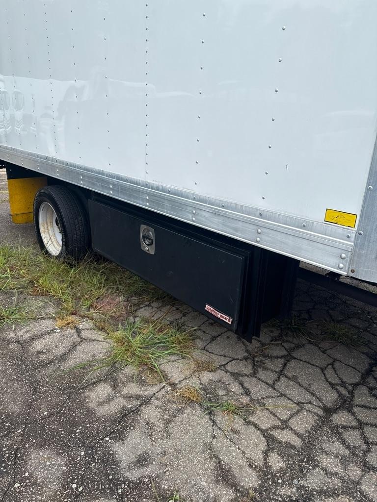 Ford Super Duty F-550 DRW XLT 2WD Reg Cab 145" WB 60" CA 2020