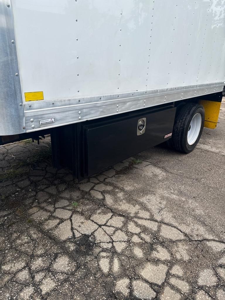 Ford Super Duty F-550 DRW XLT 2WD Reg Cab 145" WB 60" CA 2020