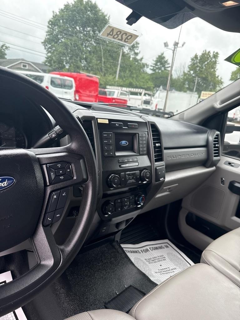 Ford Super Duty F-550 DRW XLT 2WD Reg Cab 145" WB 60" CA 2020