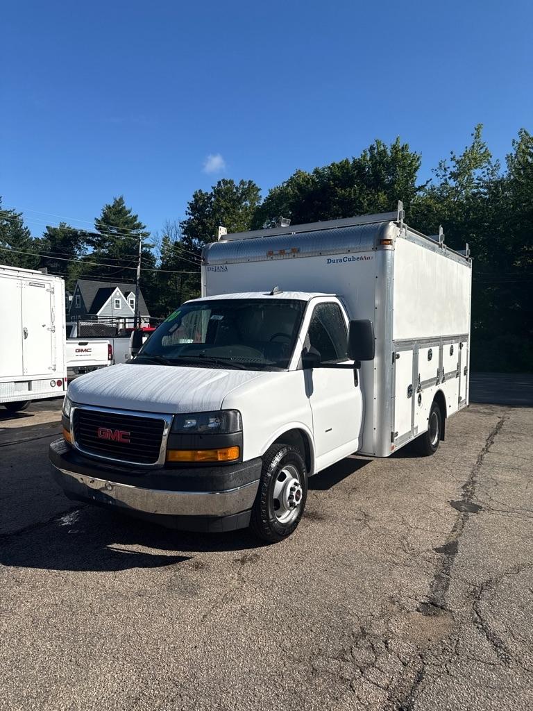 GMC Savana Commercial Cutaway 3500 Van 139" 2020