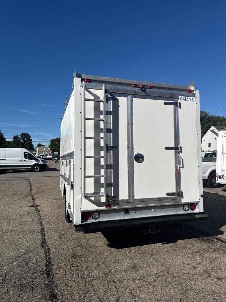 GMC Savana Commercial Cutaway 3500 Van 139" 2020