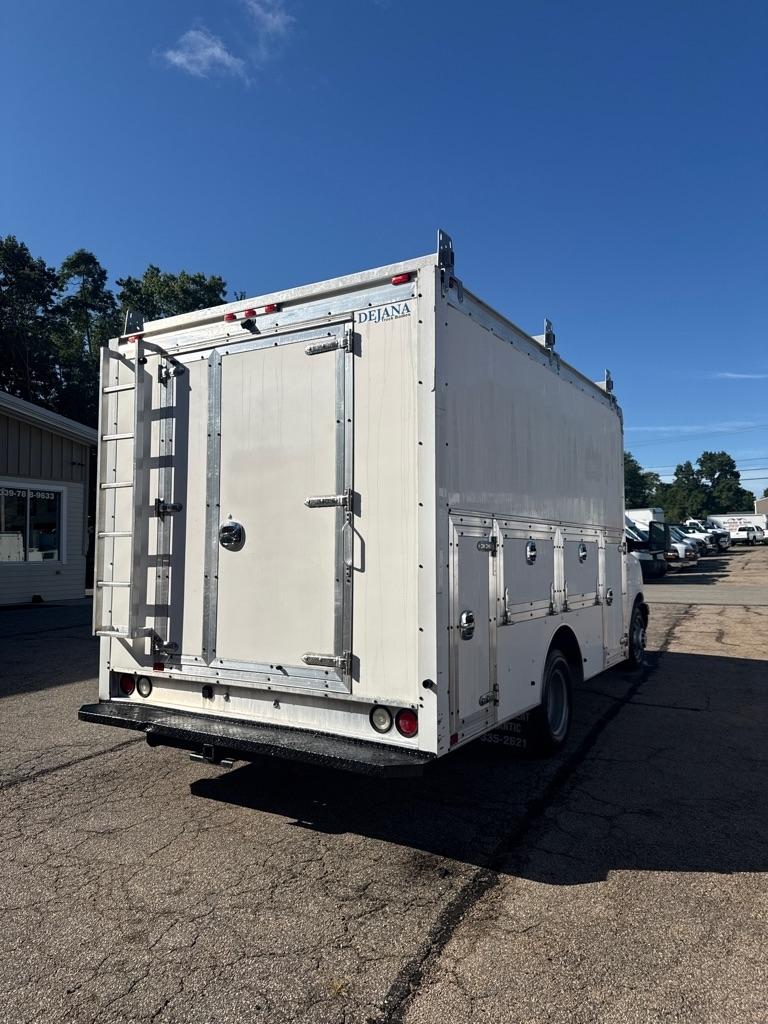 GMC Savana Commercial Cutaway 3500 Van 139" 2020