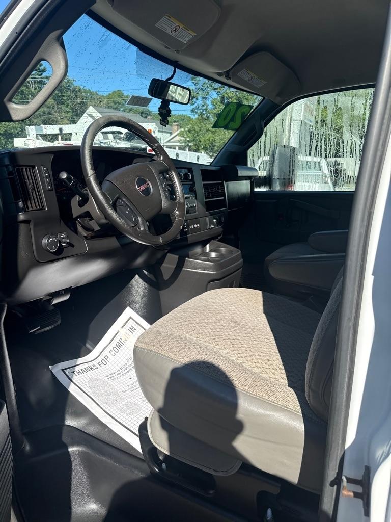 GMC Savana Commercial Cutaway 3500 Van 139" 2020