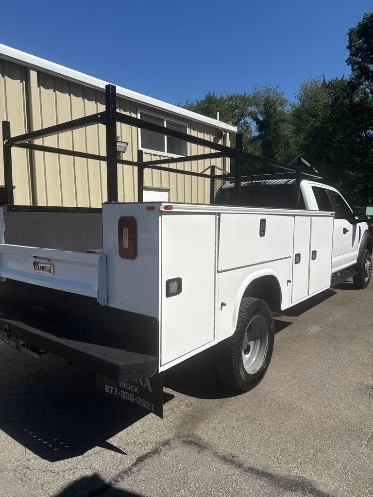 Ford Super Duty F-550 DRW XLT 4WD Crew Cab 179" WB 60" CA 2019