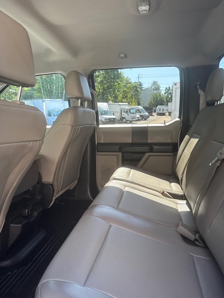 Ford Super Duty F-550 DRW XLT 4WD Crew Cab 179" WB 60" CA 2019