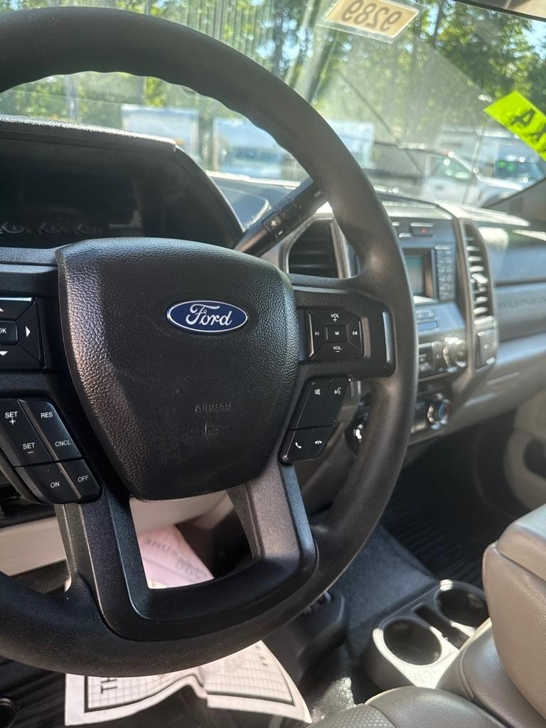 Ford Super Duty F-550 DRW XLT 4WD Crew Cab 179" WB 60" CA 2019