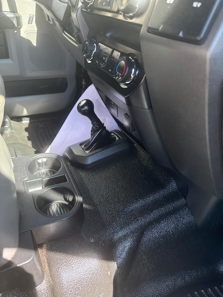 Ford Super Duty F-550 DRW XLT 4WD Crew Cab 179" WB 60" CA 2019