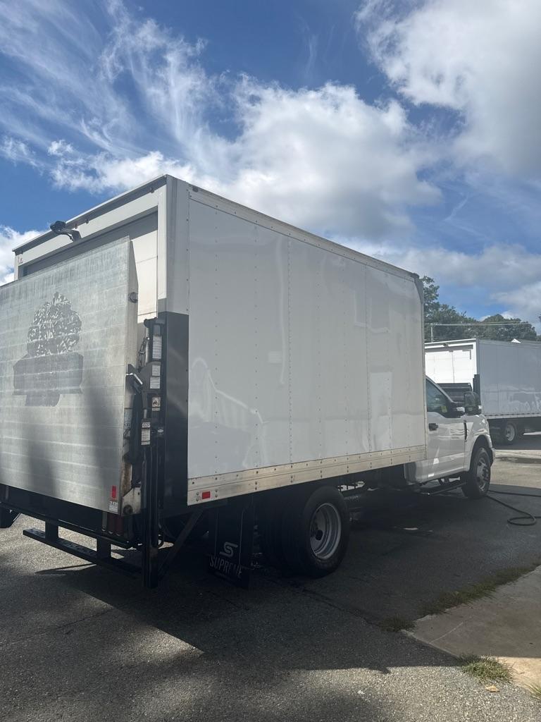 Ford Super Duty F-350 DRW XLT 2WD Reg Cab 145" WB 60" CA 2019
