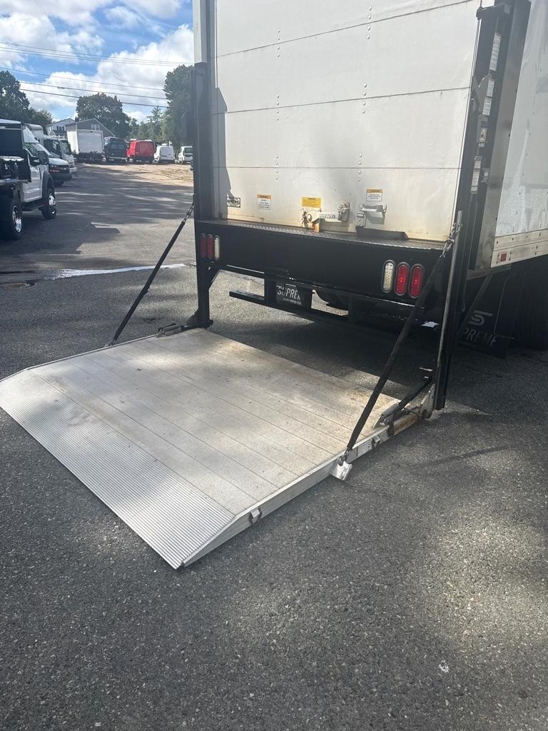 Ford Super Duty F-350 DRW XLT 2WD Reg Cab 145" WB 60" CA 2019