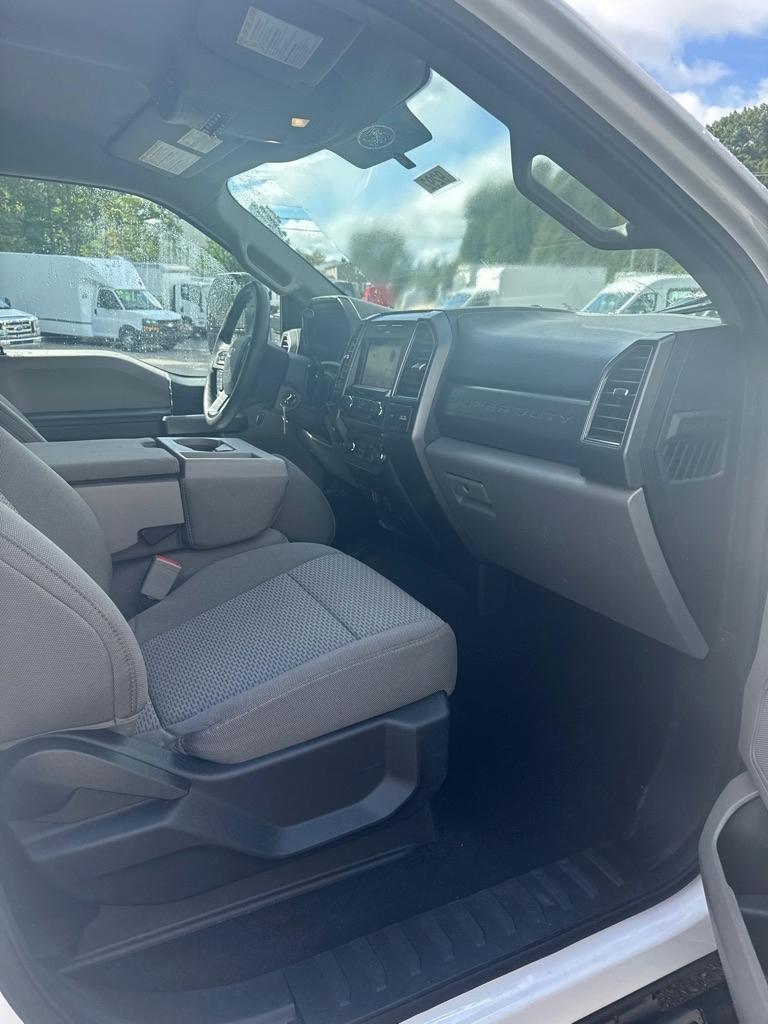 Ford Super Duty F-350 DRW XLT 2WD Reg Cab 145" WB 60" CA 2019