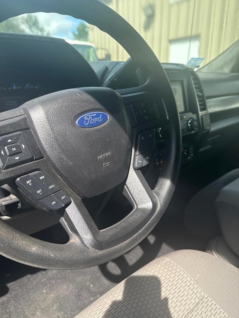 Ford Super Duty F-350 DRW XLT 2WD Reg Cab 145" WB 60" CA 2019