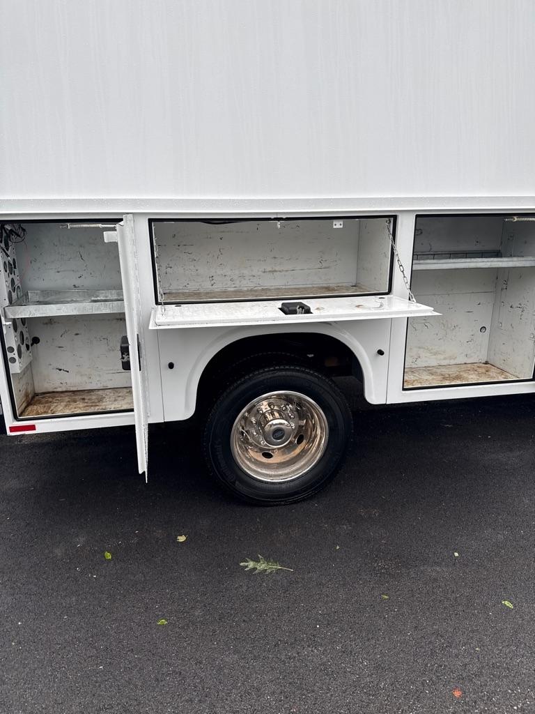 Ford Super Duty F-550 DRW XLT 4WD Reg Cab 145" WB 60" CA 2020