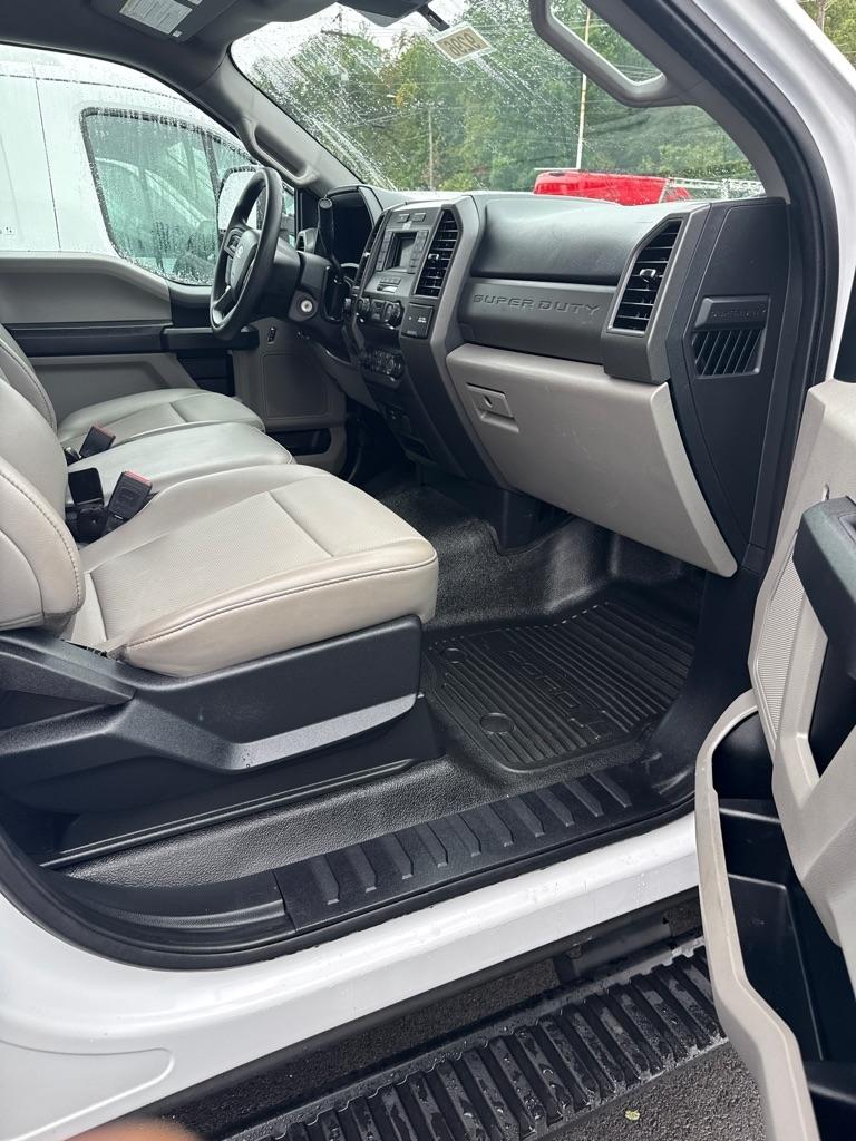 Ford Super Duty F-550 DRW XLT 4WD Reg Cab 145" WB 60" CA 2020