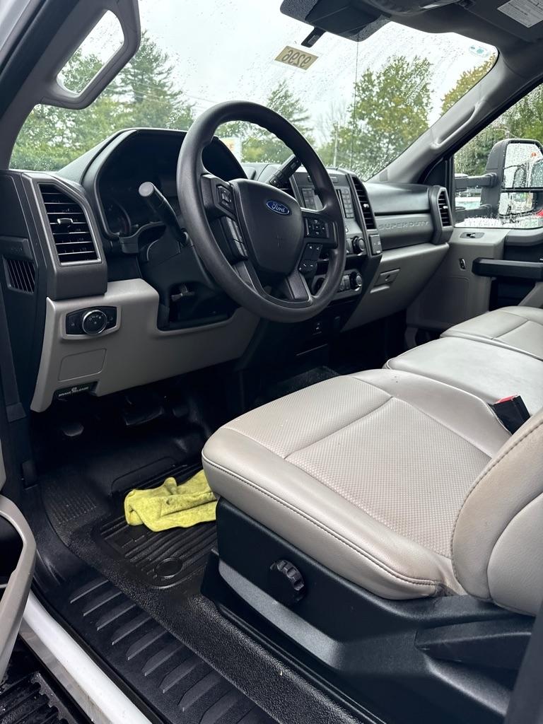 Ford Super Duty F-550 DRW XLT 4WD Reg Cab 145" WB 60" CA 2020