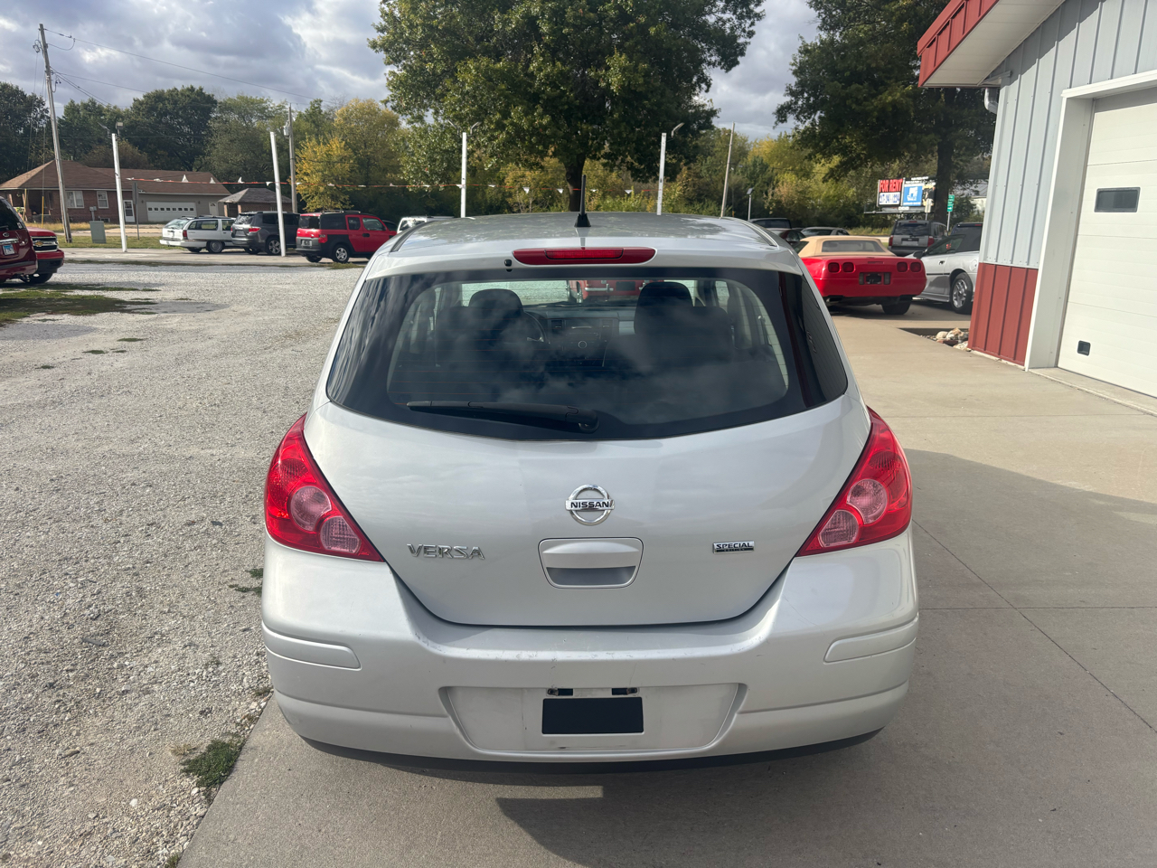 Nissan Versa 1.8 SL Hatchback 2012 Nissan Versa 1.8 SL Hatchback 2012