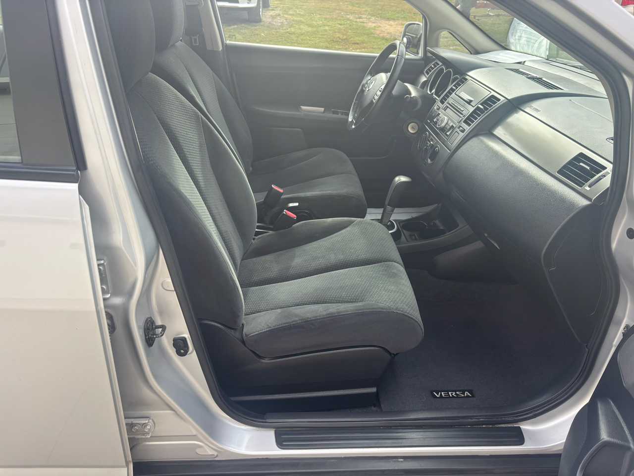 Nissan Versa 1.8 SL Hatchback 2012 Nissan Versa 1.8 SL Hatchback 2012