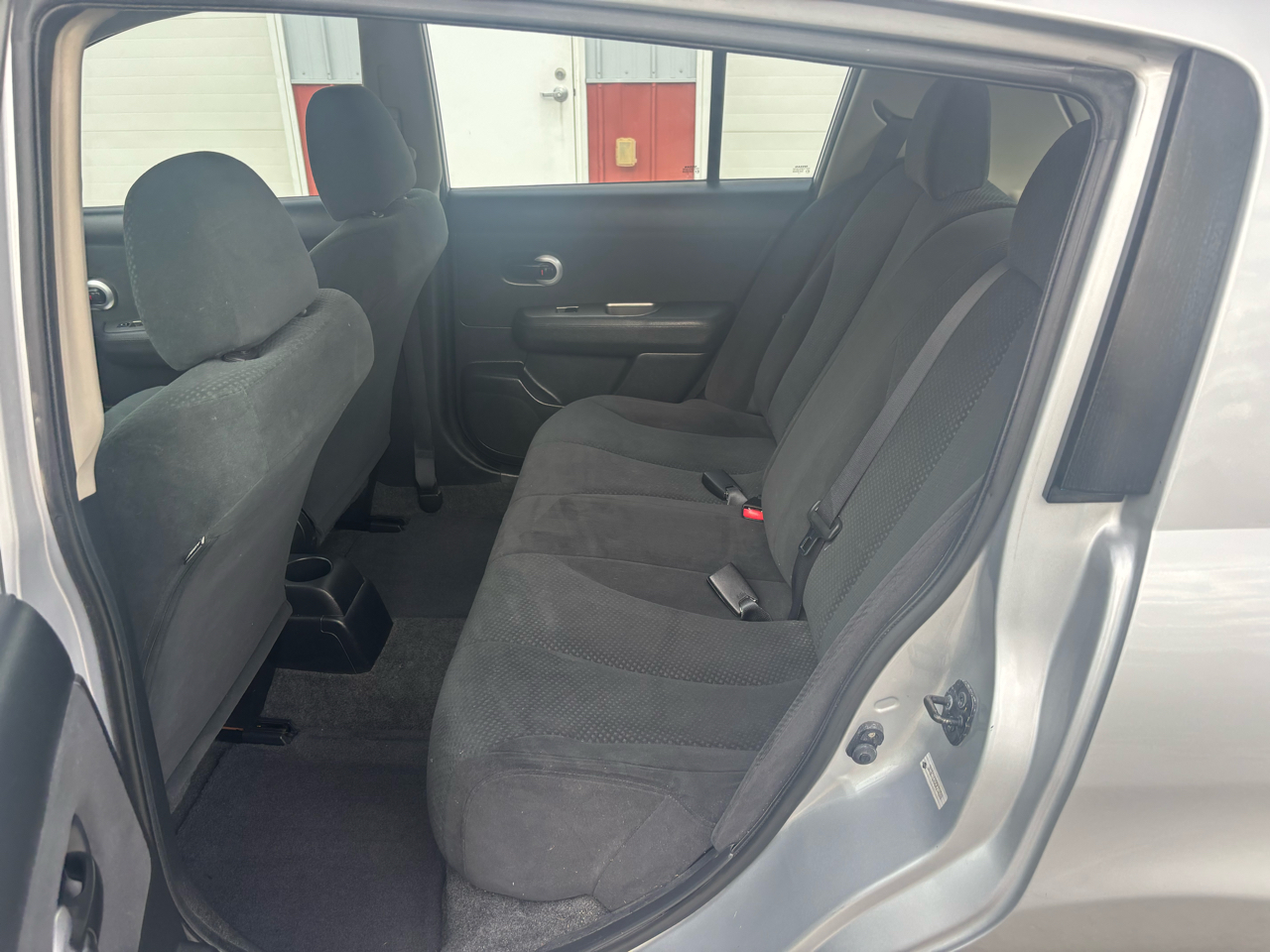 Nissan Versa 1.8 SL Hatchback 2012 Nissan Versa 1.8 SL Hatchback 2012
