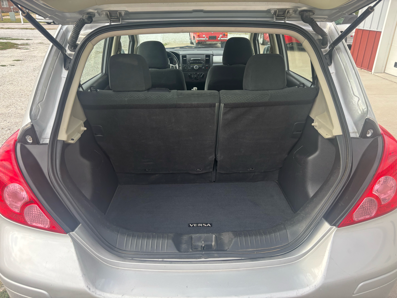 Nissan Versa 1.8 SL Hatchback 2012 Nissan Versa 1.8 SL Hatchback 2012