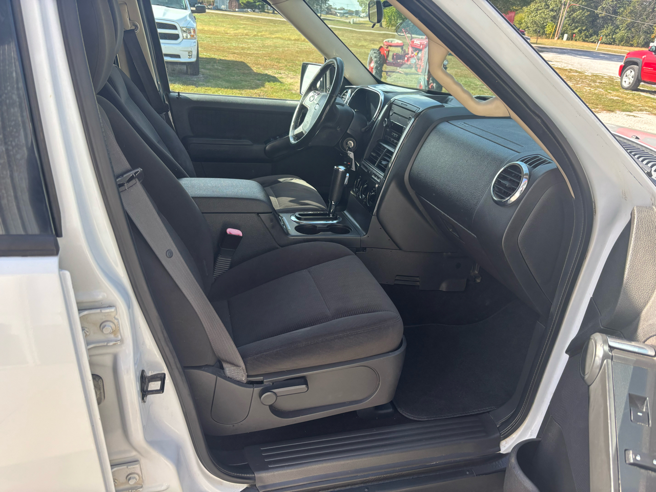Ford Explorer XLT 4.0L 4WD 2010 Ford Explorer XLT 4.0L 4WD 2010