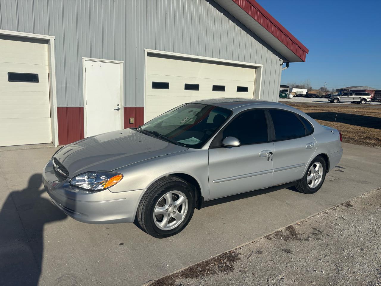 2003 Ford Taurus SE Standard