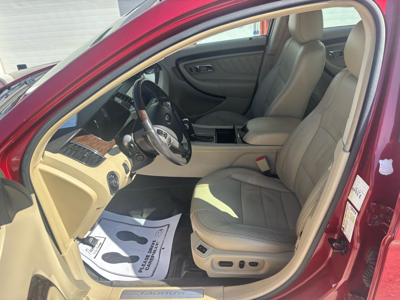 Ford Taurus Limited FWD 2015