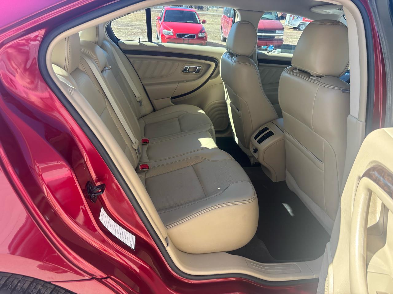 Ford Taurus Limited FWD 2015