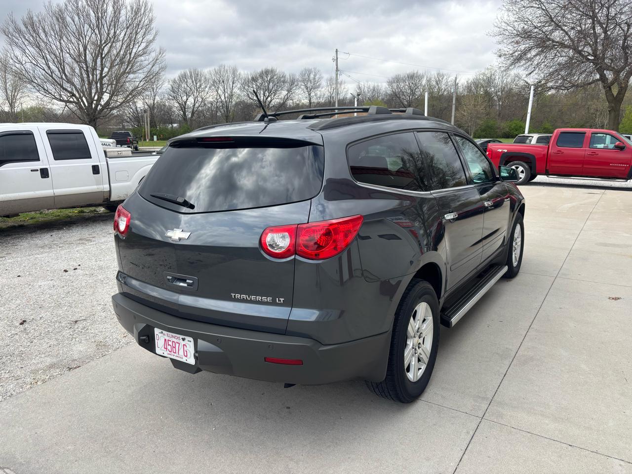 Chevrolet Traverse 2LT FWD 2012