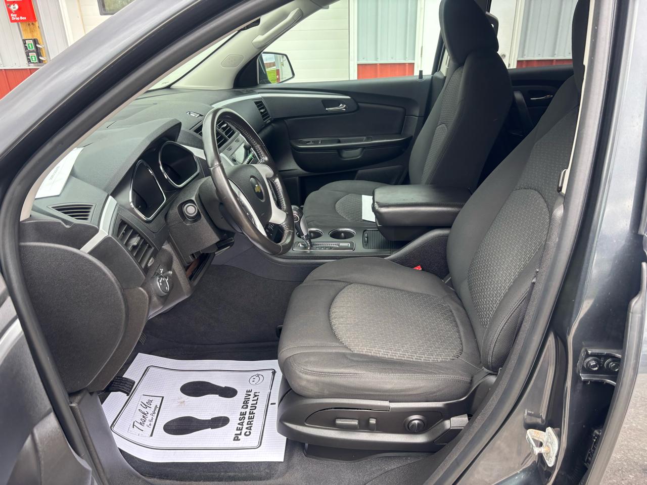 Chevrolet Traverse 2LT FWD 2012