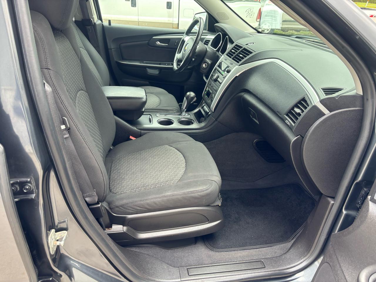 Chevrolet Traverse 2LT FWD 2012