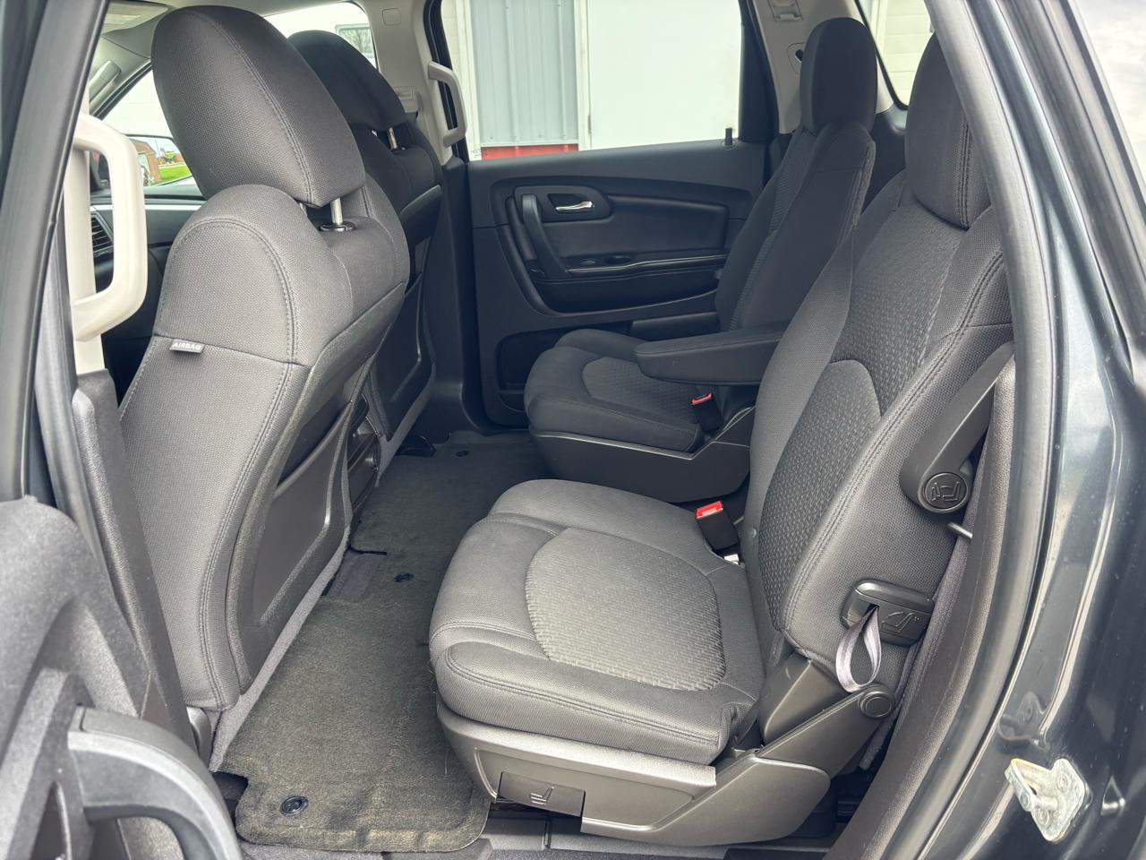 Chevrolet Traverse 2LT FWD 2012