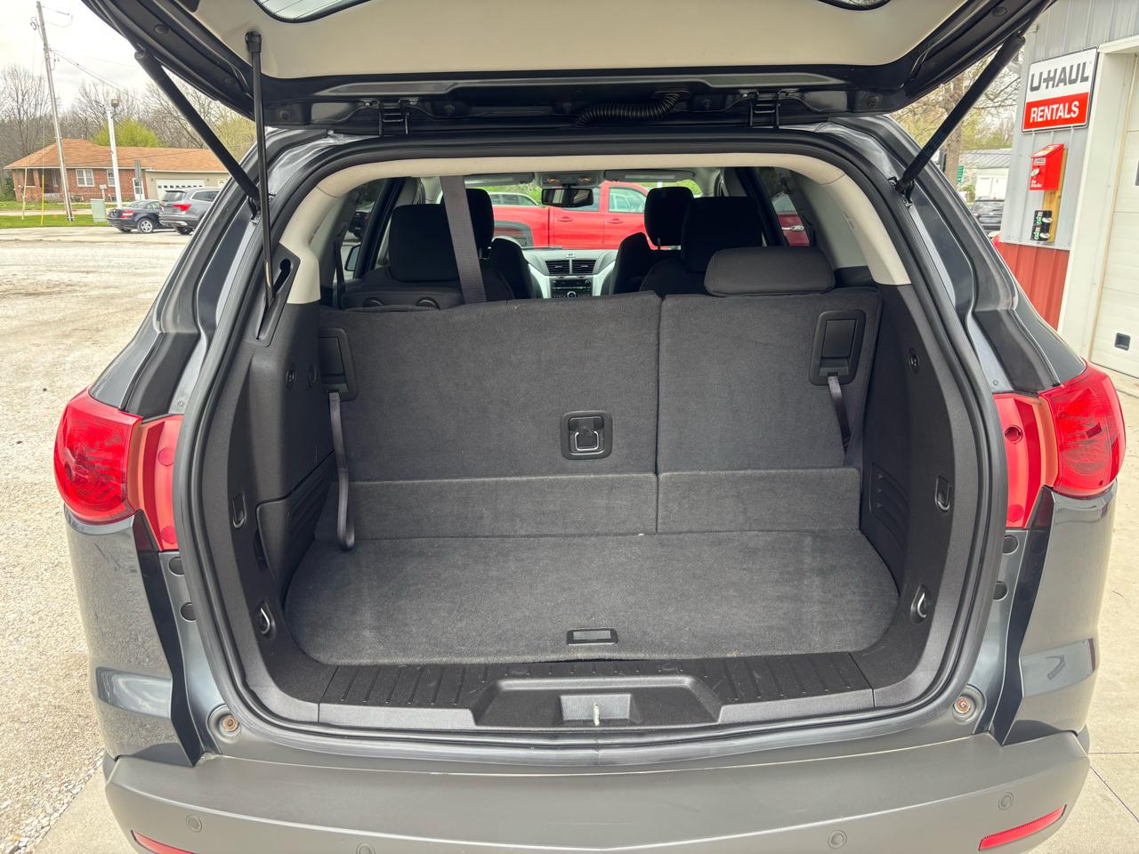 Chevrolet Traverse 2LT FWD 2012