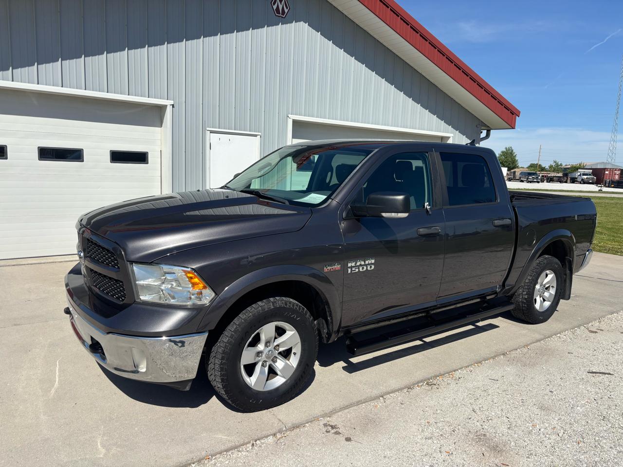 RAM 1500 SLT Crew Cab SWB 4WD 2015