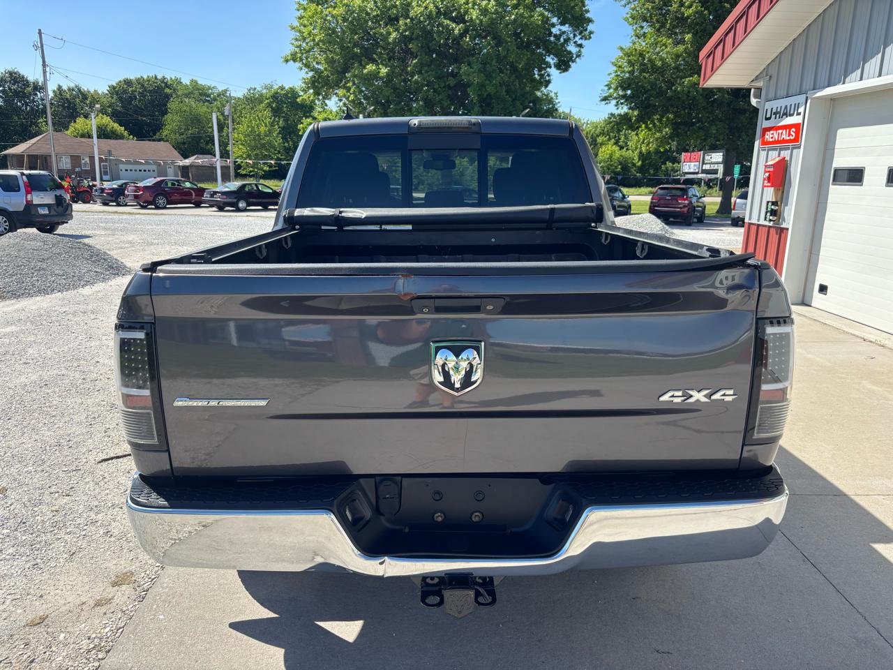 RAM 1500 SLT Crew Cab SWB 4WD 2015