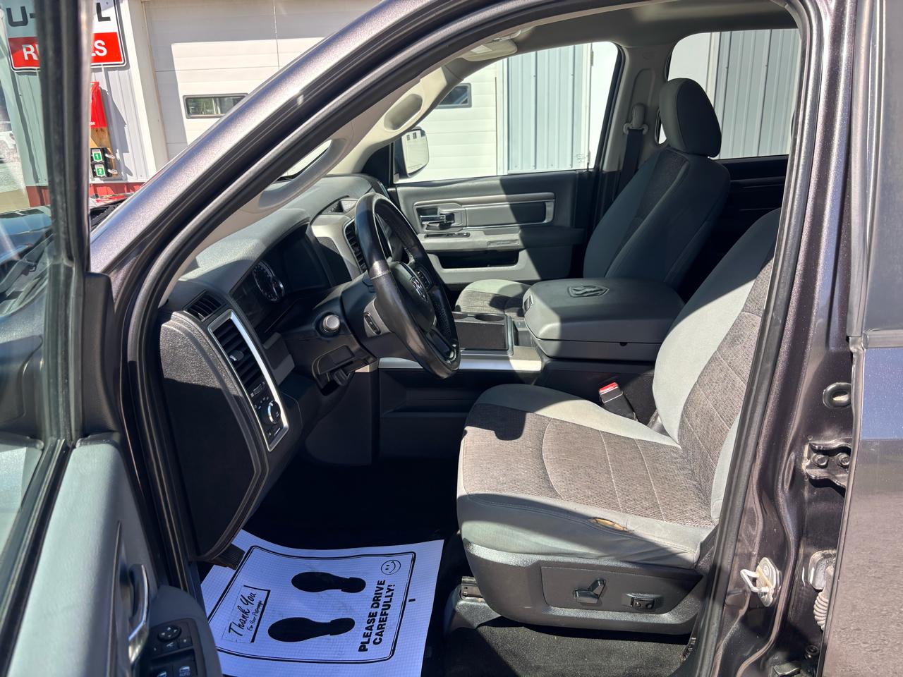 RAM 1500 SLT Crew Cab SWB 4WD 2015