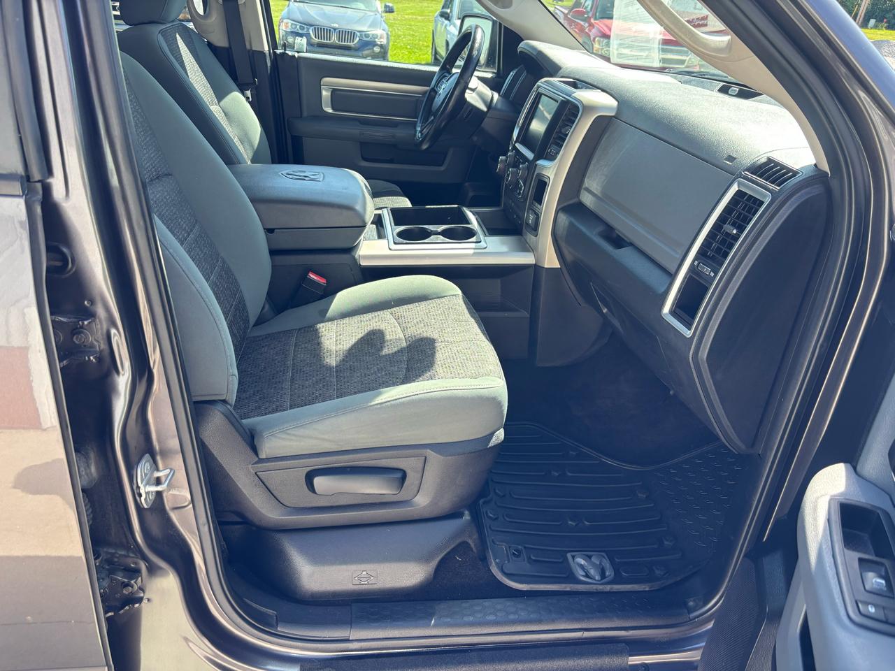 RAM 1500 SLT Crew Cab SWB 4WD 2015
