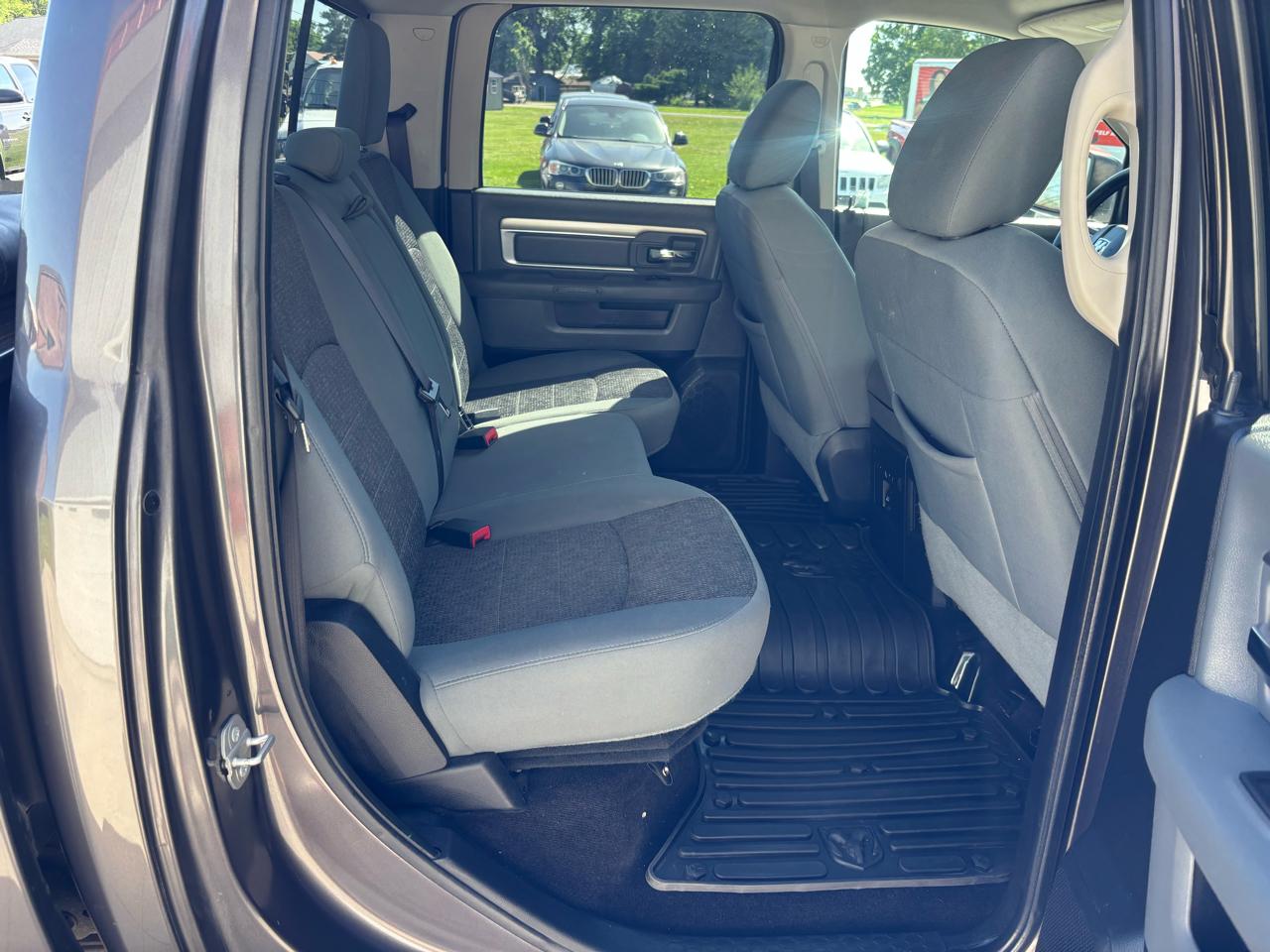 RAM 1500 SLT Crew Cab SWB 4WD 2015