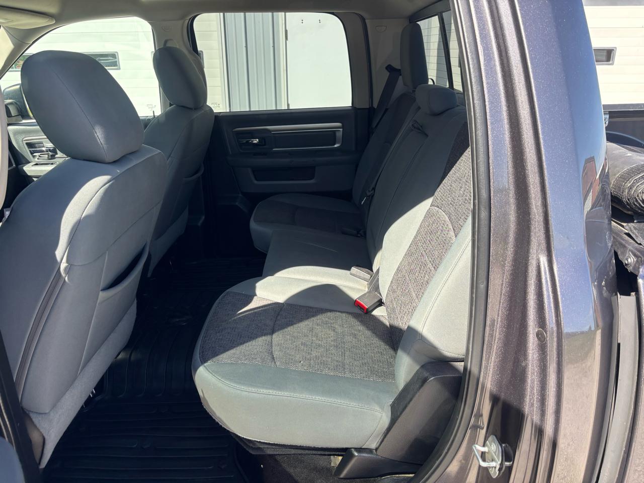 RAM 1500 SLT Crew Cab SWB 4WD 2015