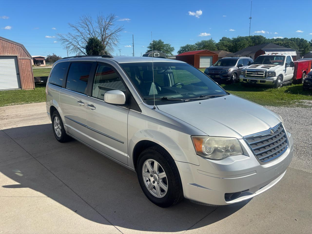Chrysler Town & Country Touring Plus 2010