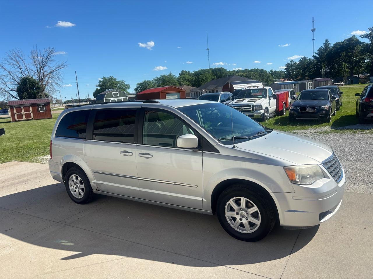 Chrysler Town & Country Touring Plus 2010