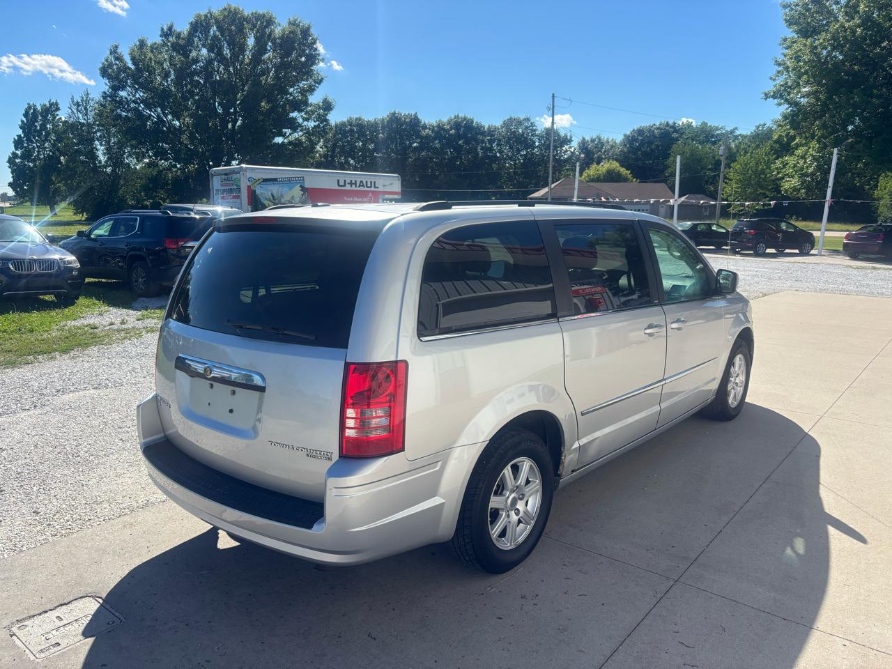 Chrysler Town & Country Touring Plus 2010